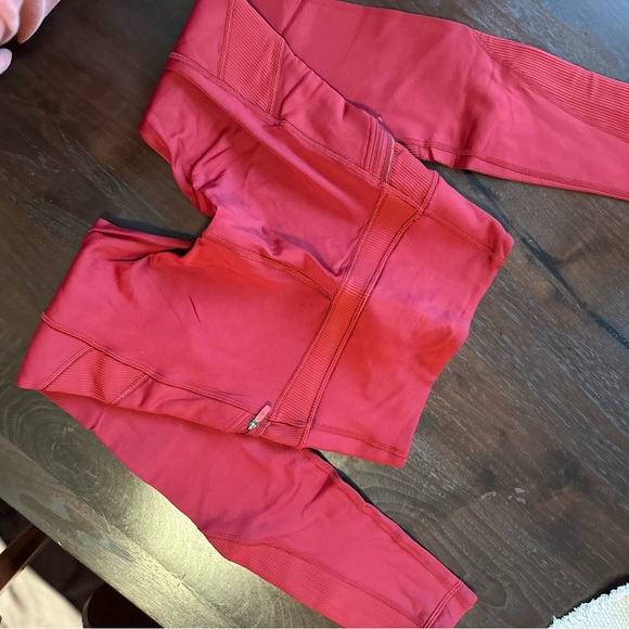 Lulu Lemon Fleece Lined Leggings - Picture 4 of 5